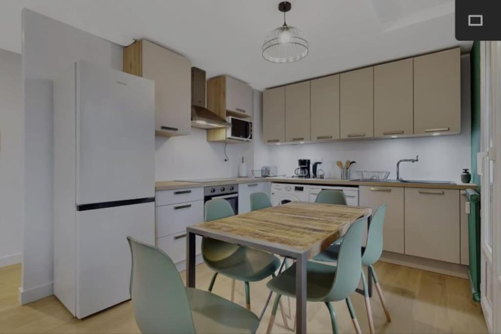 Appartement Neuf Pour 6, Parking Et Box, Au Calme 维勒班 外观 照片